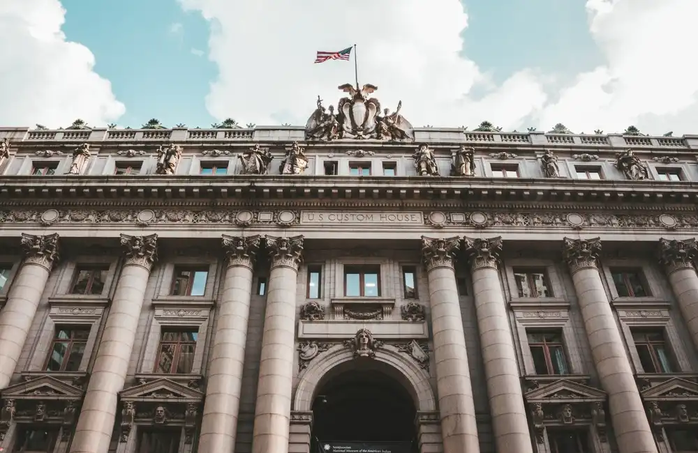 Analysing the Bank of England's April 2025 Financial Policy Report: What UK Investors Need to Know 