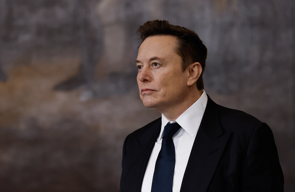 Musk Sees Continued Oil And Gas Role, Plays Down EV Battery Metal Sourcing Issue